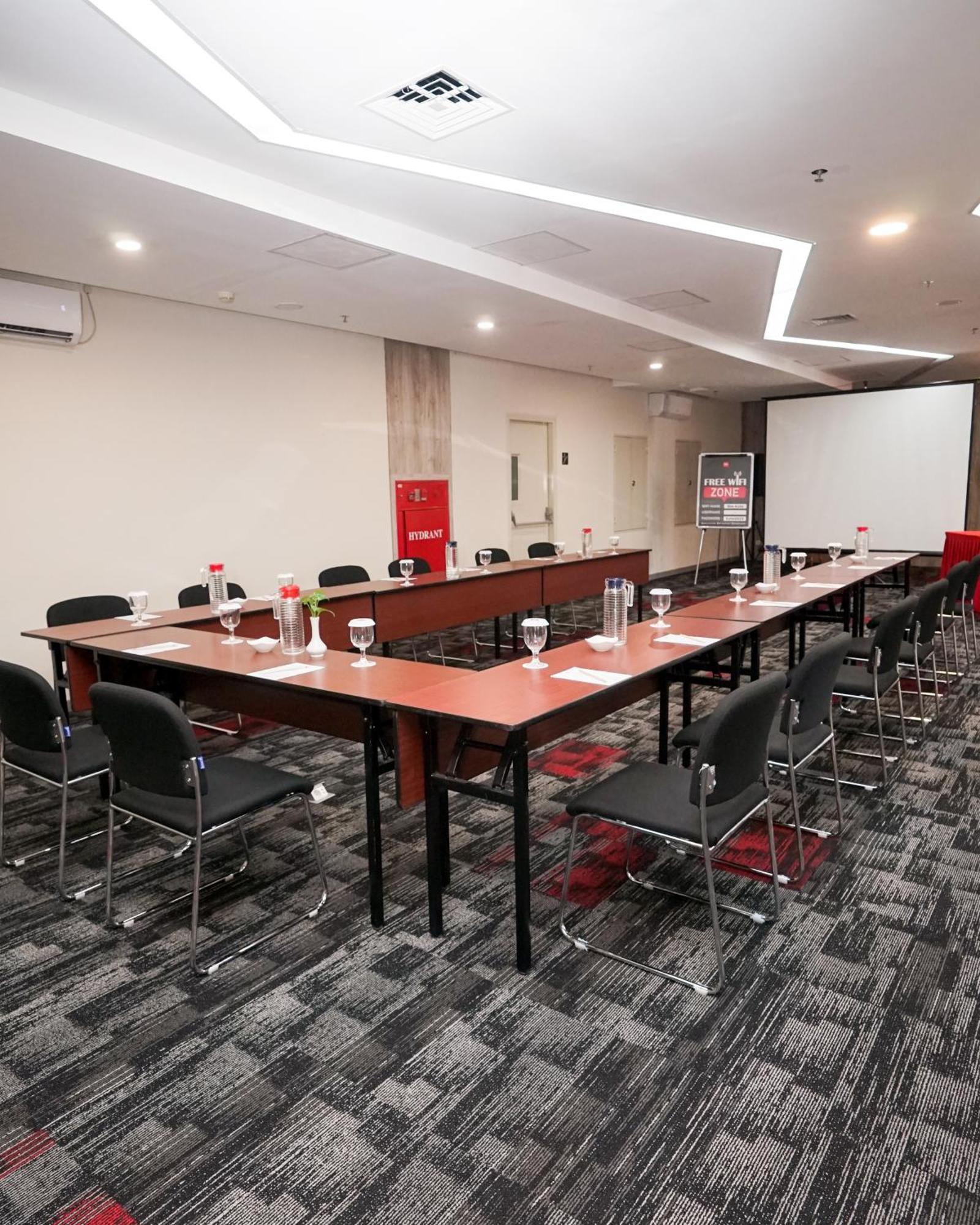 Ibis Jakarta Senen Exteriér fotografie