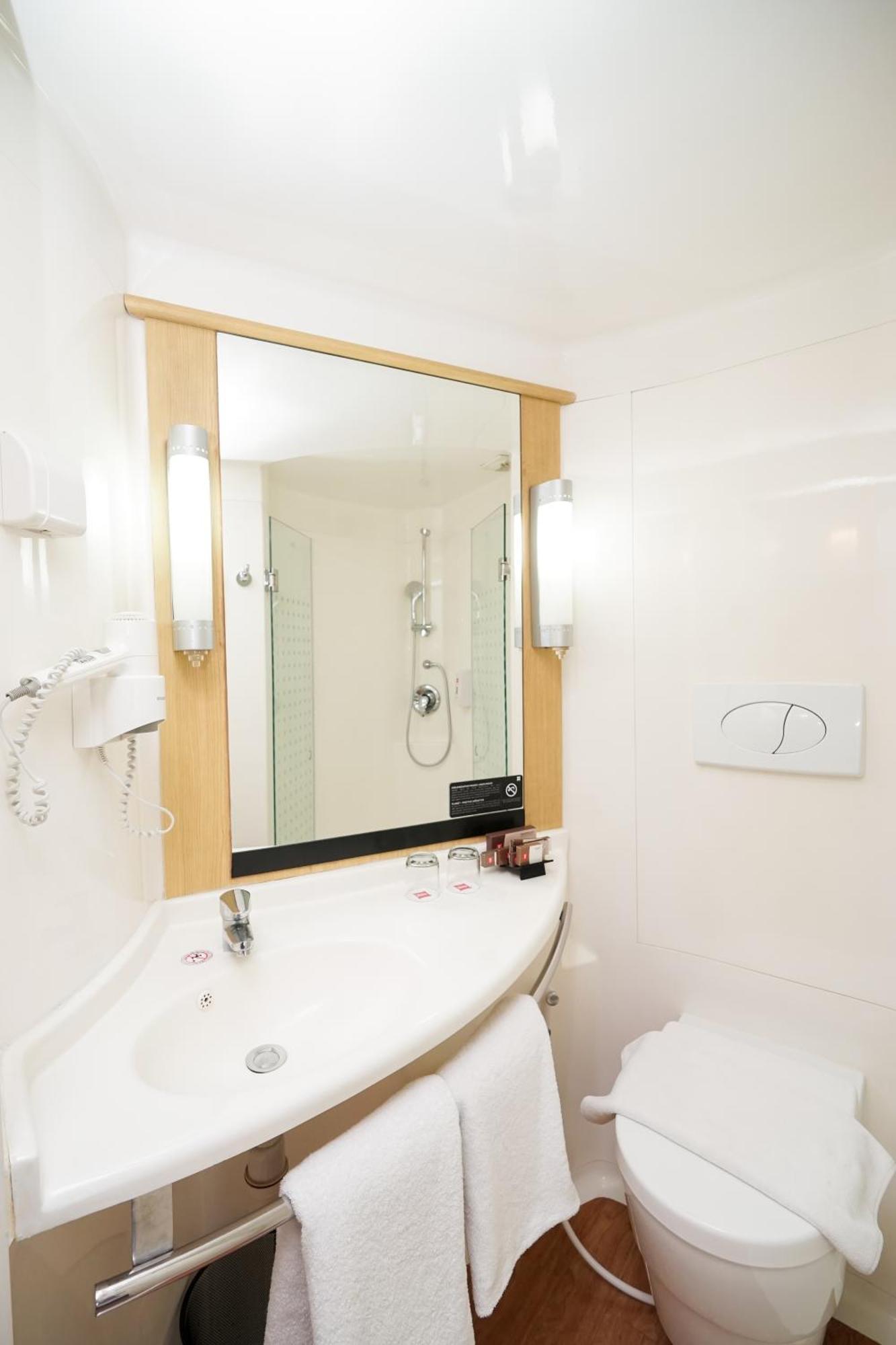 Ibis Jakarta Senen Exteriér fotografie